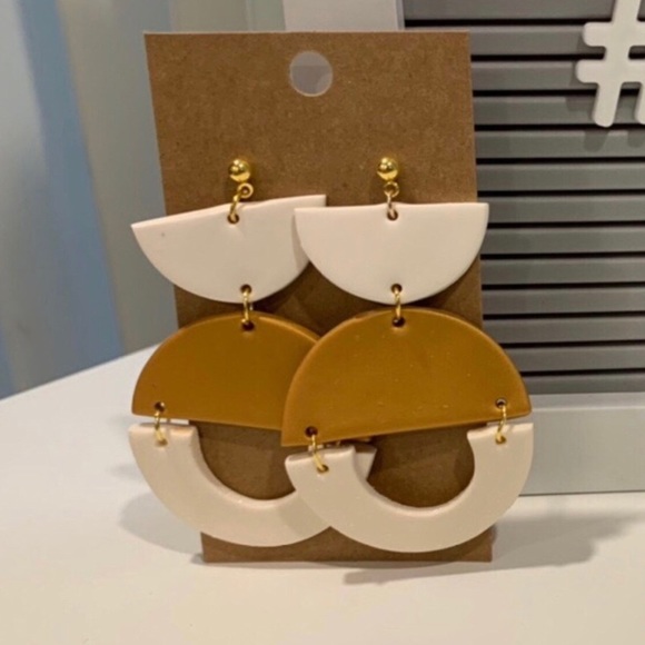 White & Gold half circles handmade clay earrings - Picture 2 of 2